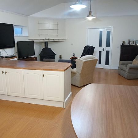 Pay2Stay Chester Esterno foto
