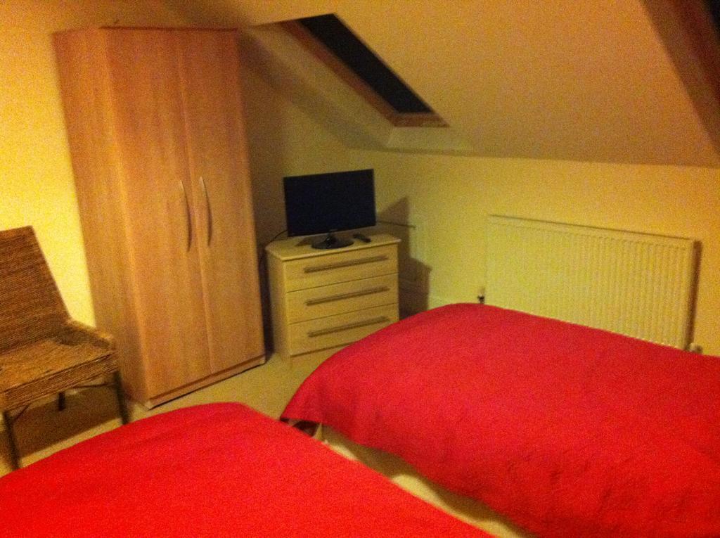 Pay2Stay Chester Esterno foto