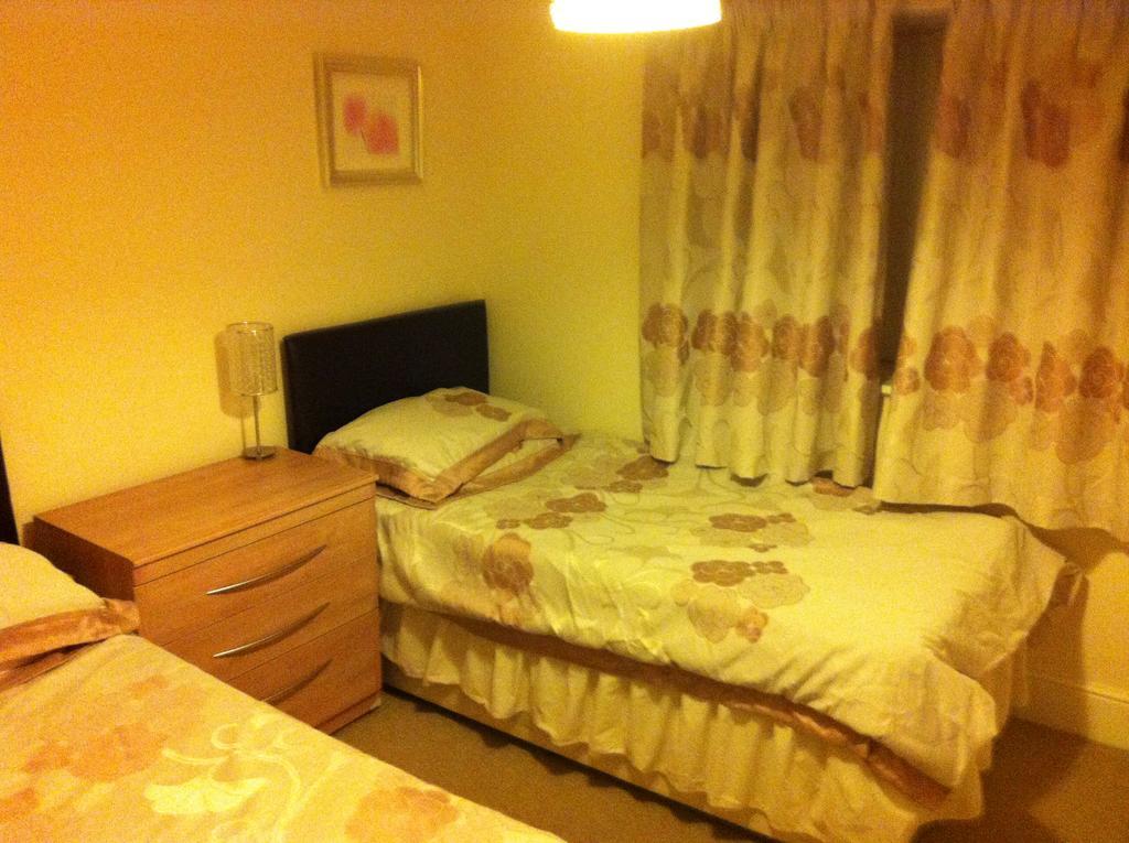 Pay2Stay Chester Esterno foto