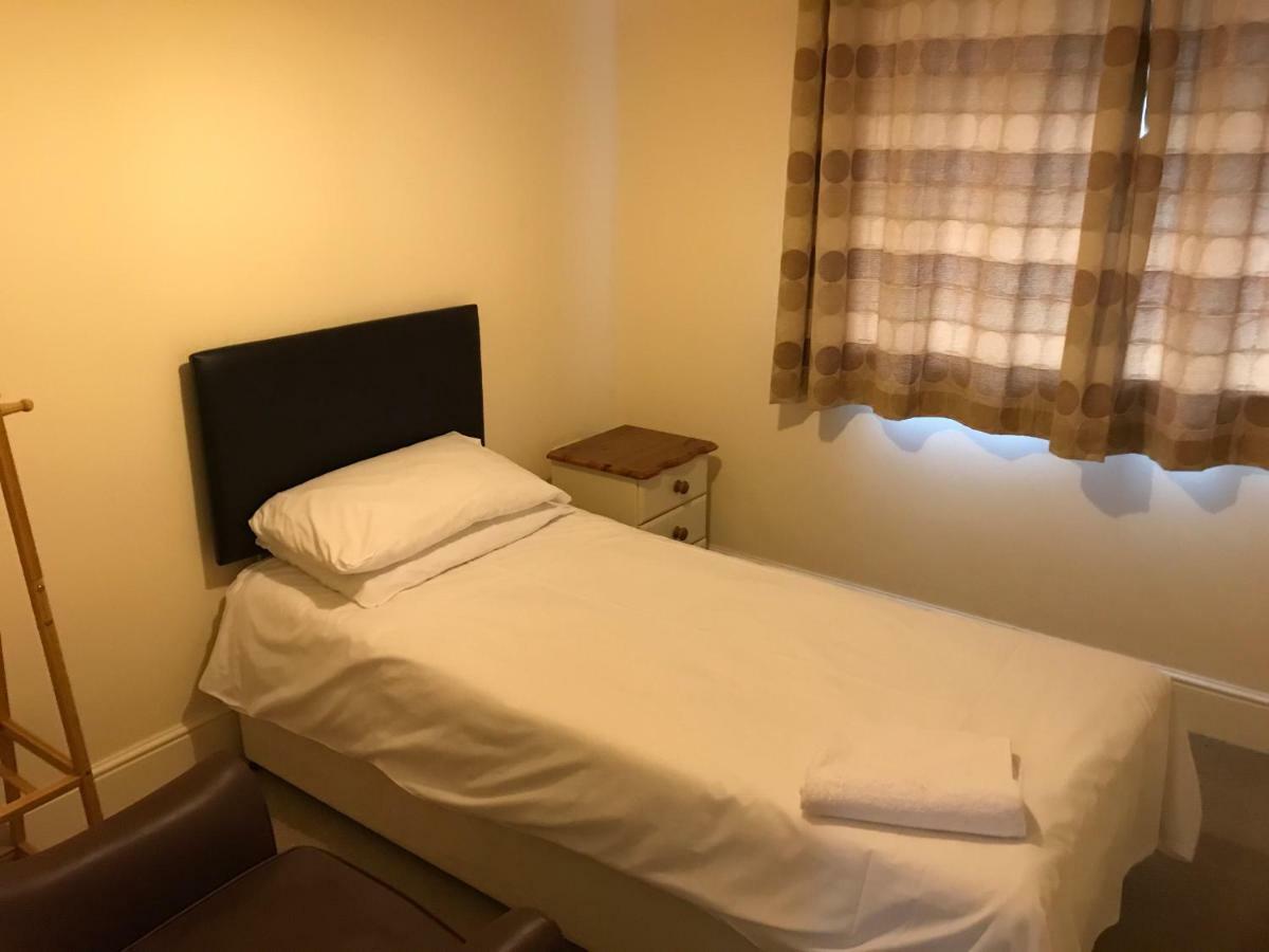 Pay2Stay Chester Esterno foto